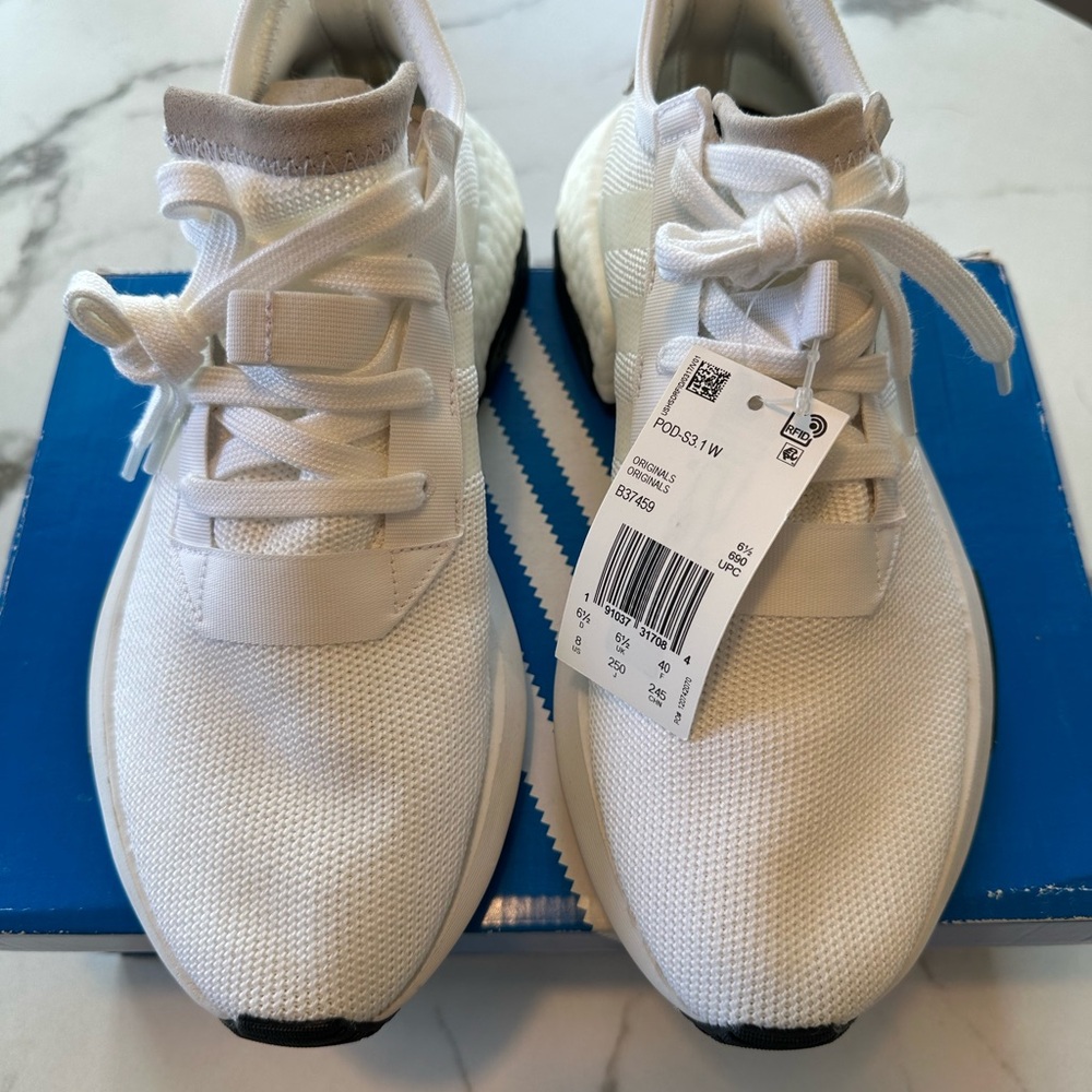 Size 8 - Women’s adidas Pod-S3.1 in Cloud White / Core Black